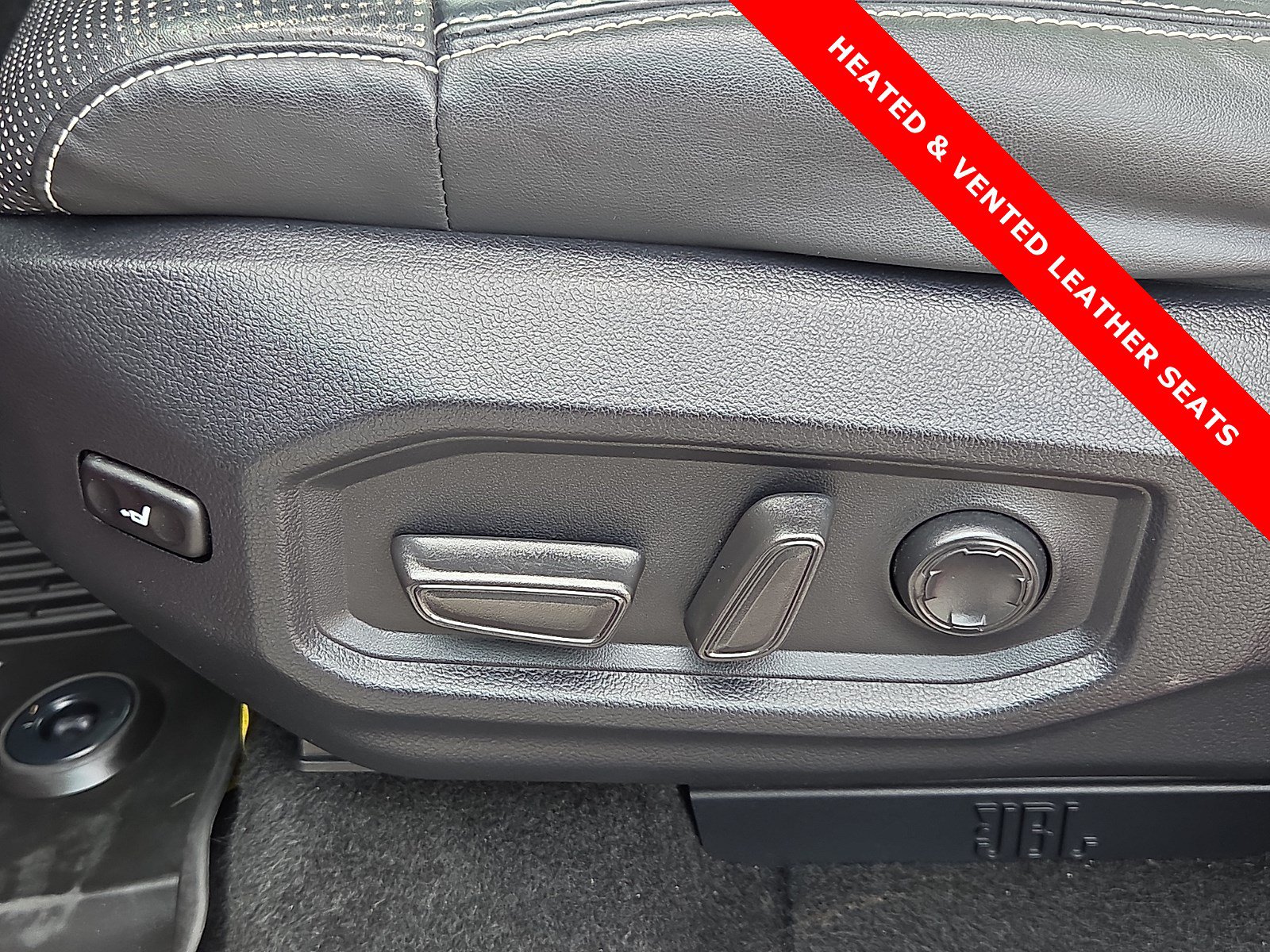 Used 2023 Toyota Sequoia Capstone AWD/4WD image 16