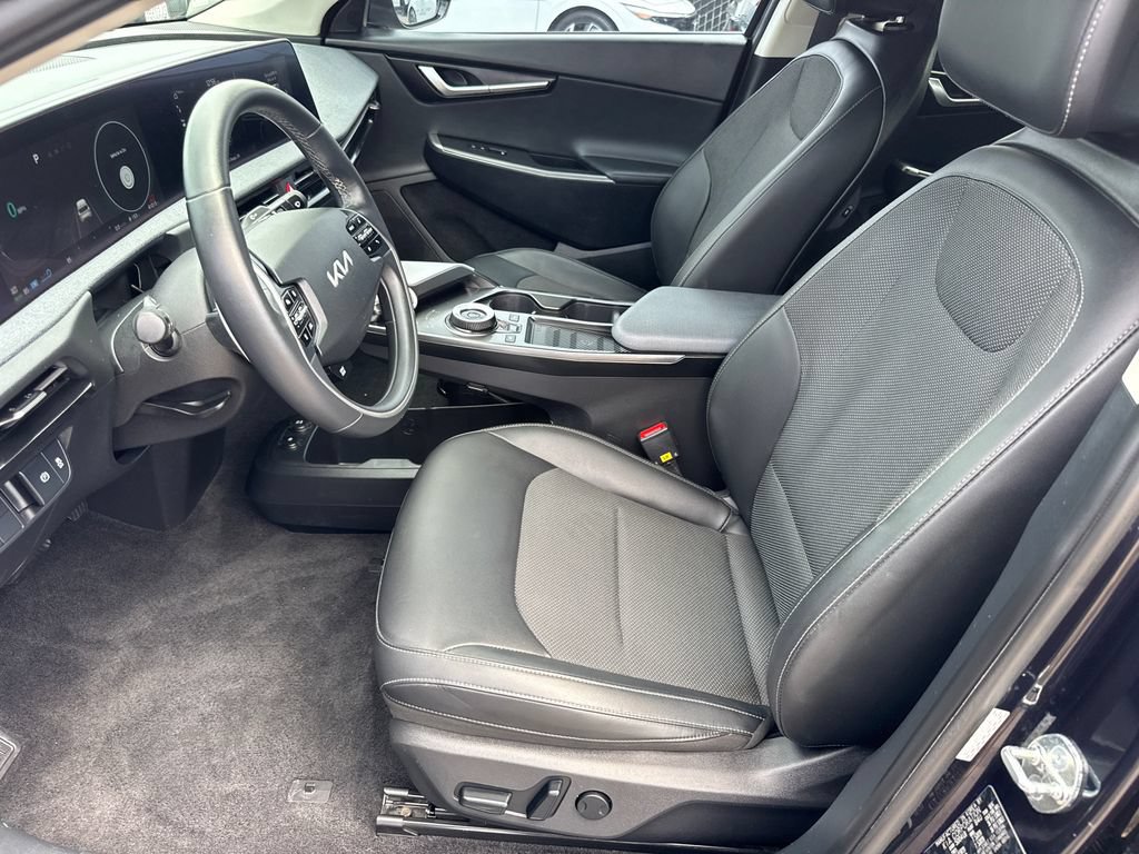 Used 2023 Kia EV6 Light RWD image 23