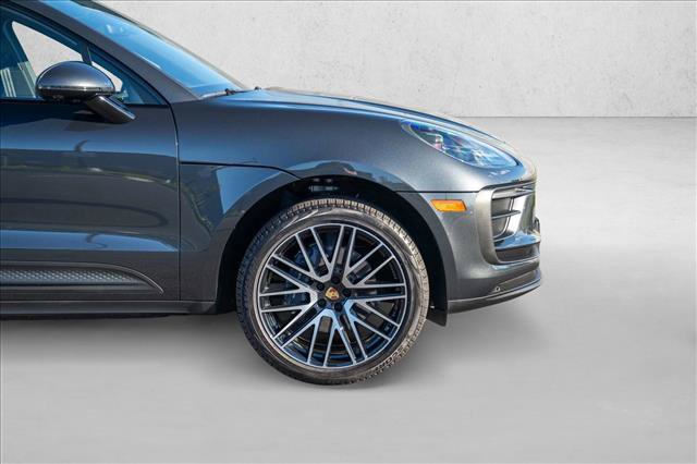 Certified 2026 Porsche Macan AWD/4WD image 9