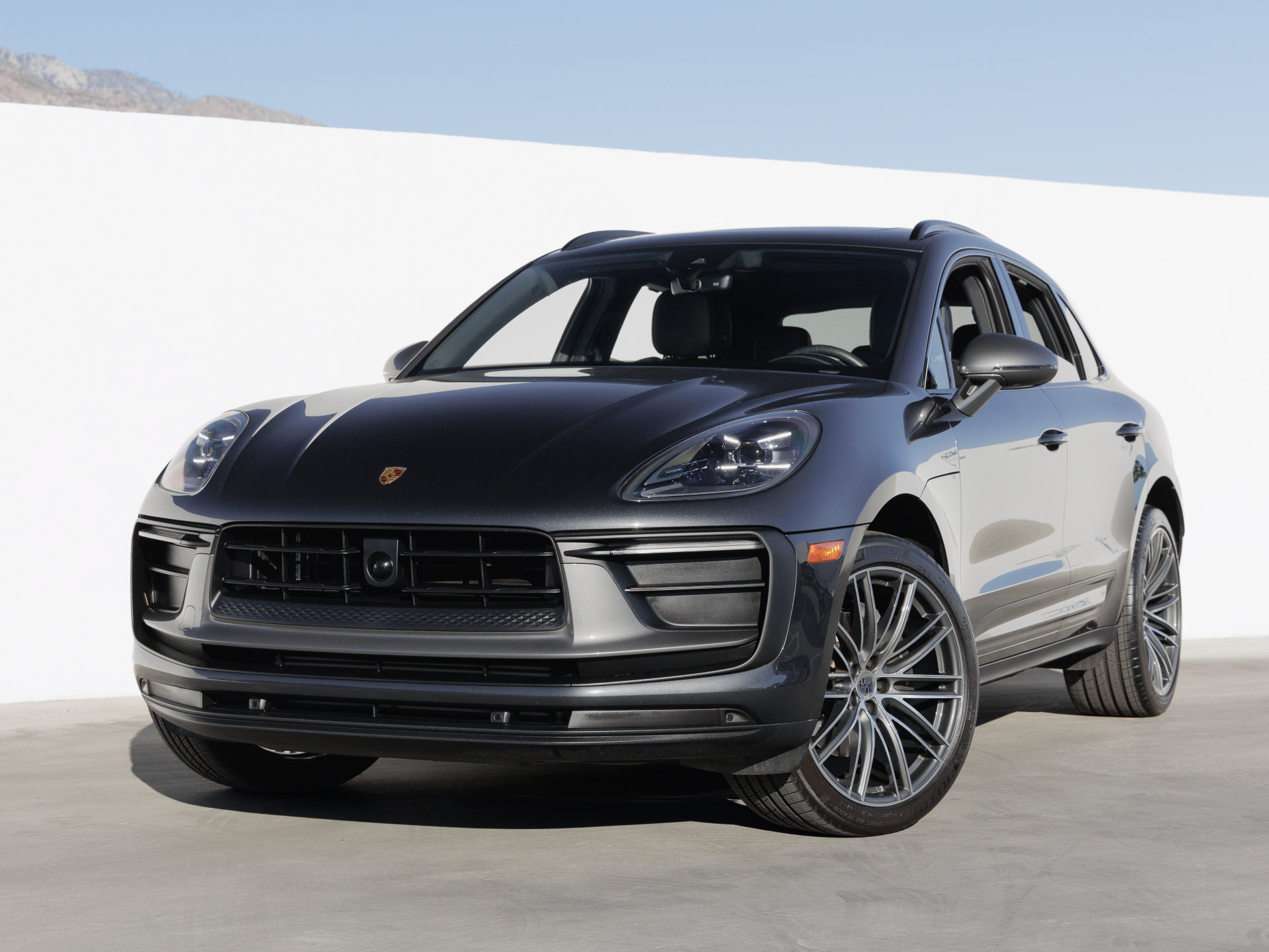 Certified 2026 Porsche Macan Turbo AWD/4WD image 1