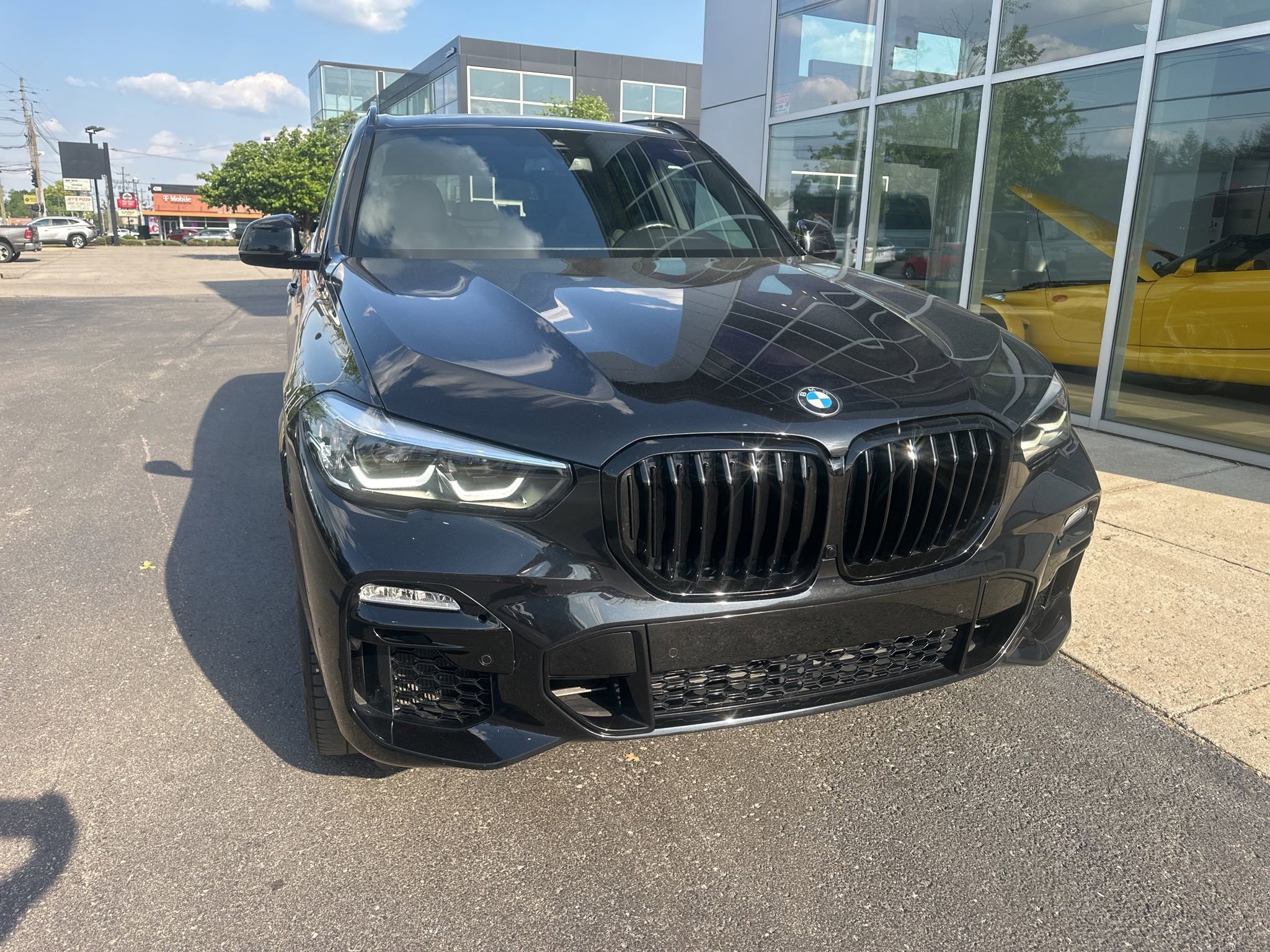 Used 2020 BMW X5 xDrive40i w/ M Sport Package AWD/4WD image 9