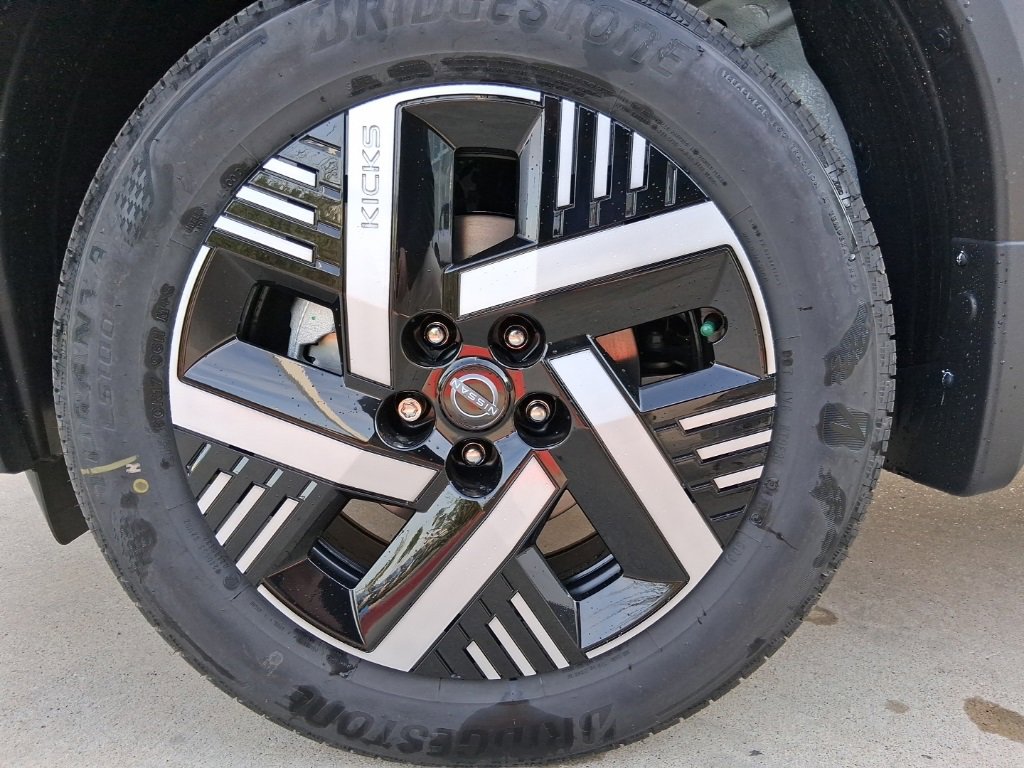 New 2026 Nissan Kicks SV image 26