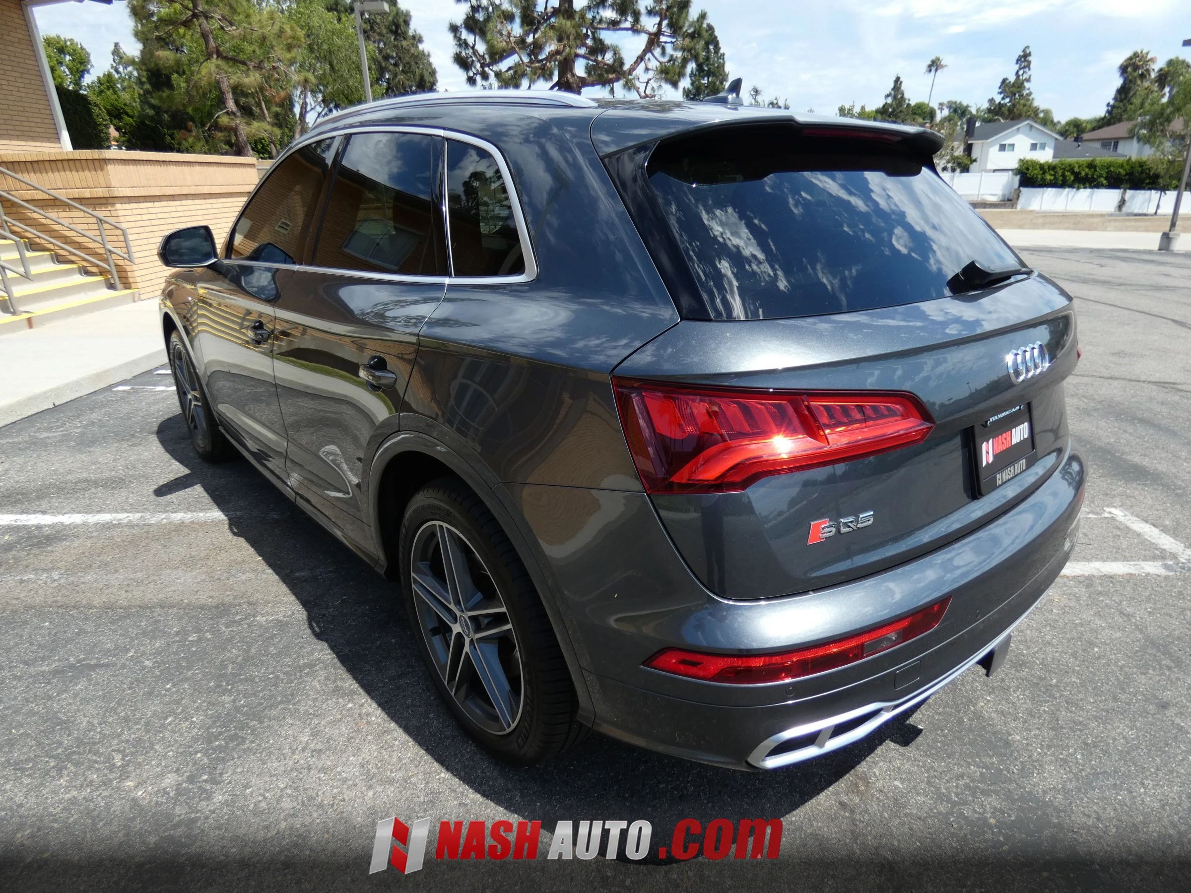 Used 2018 Audi SQ5 Premium Plus w/ S Sport Package AWD/4WD image 13