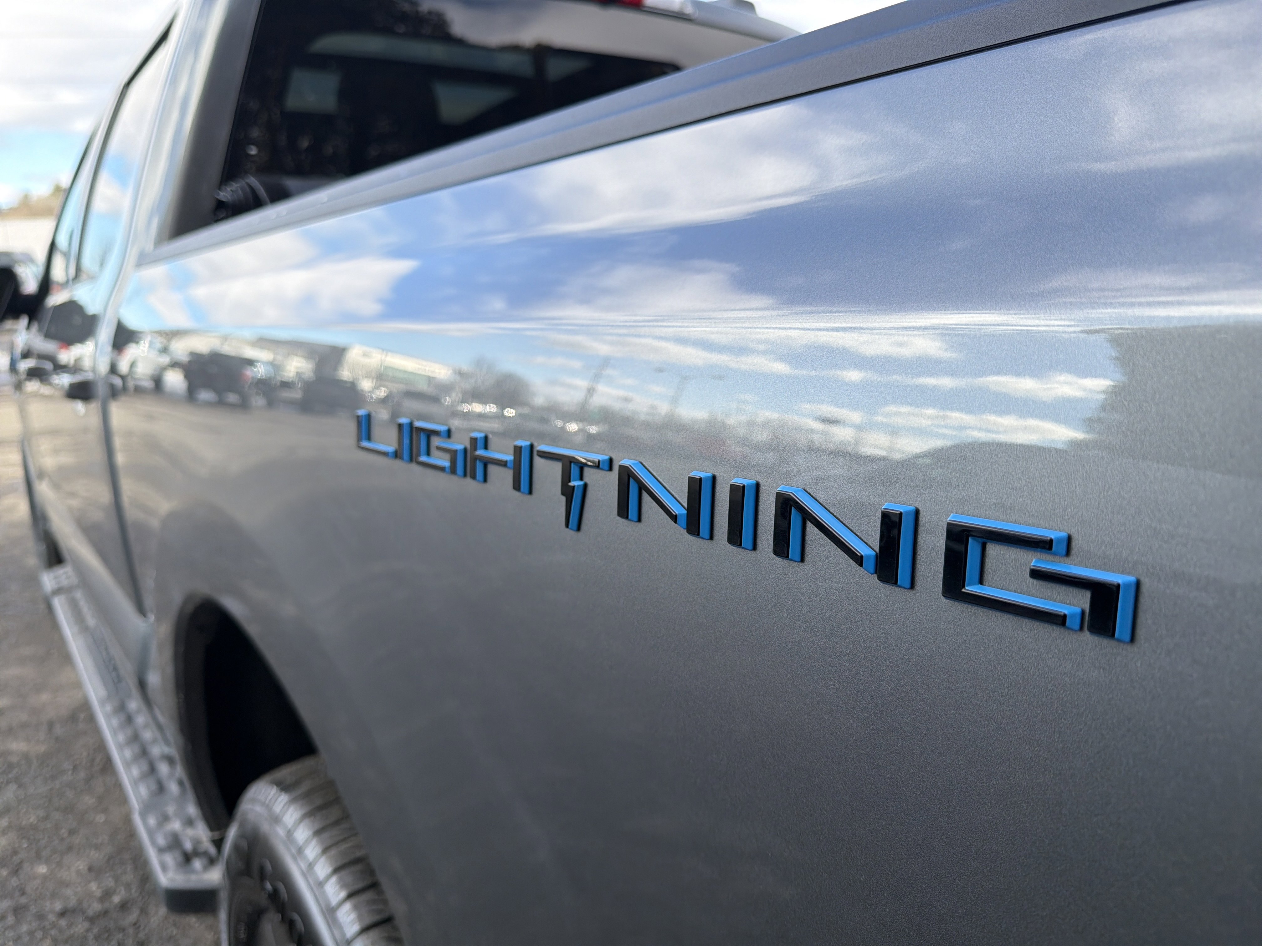 Certified 2024 Ford F150 Lightning Lariat image 35