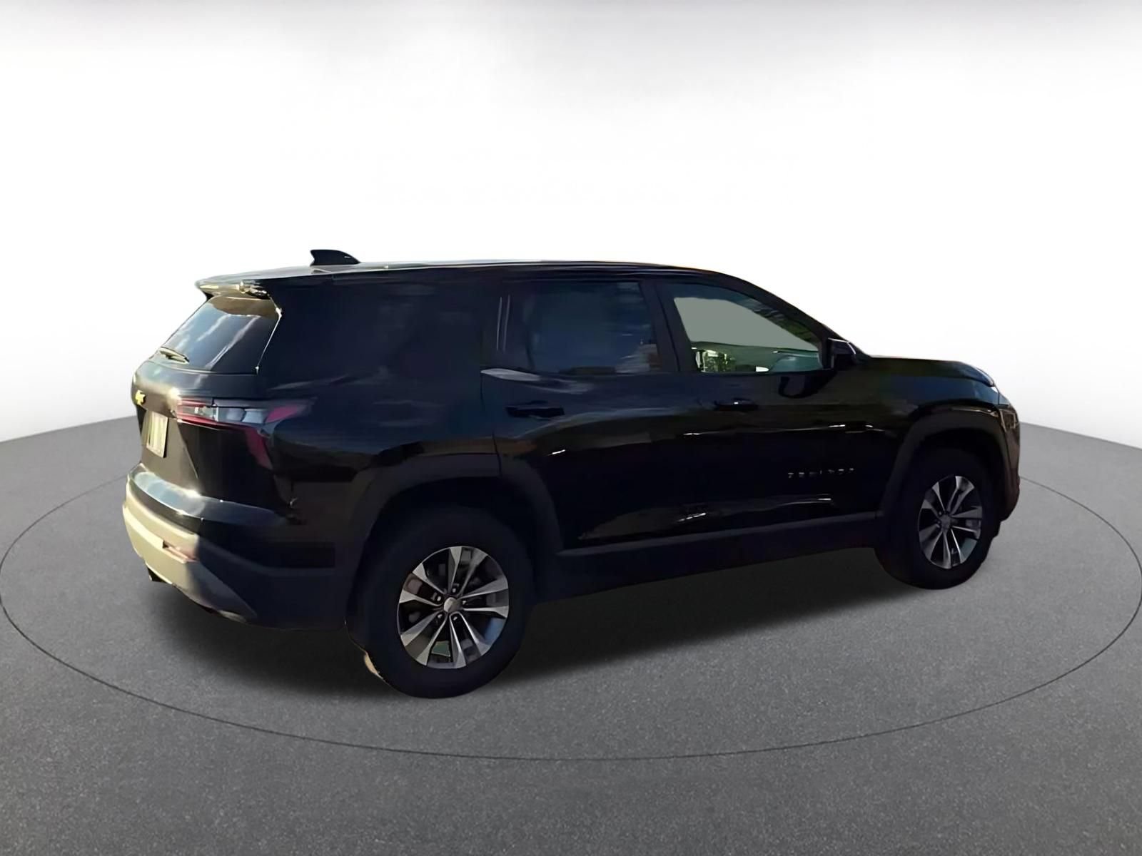 Used 2025 Chevrolet Equinox LT AWD/4WD image 9
