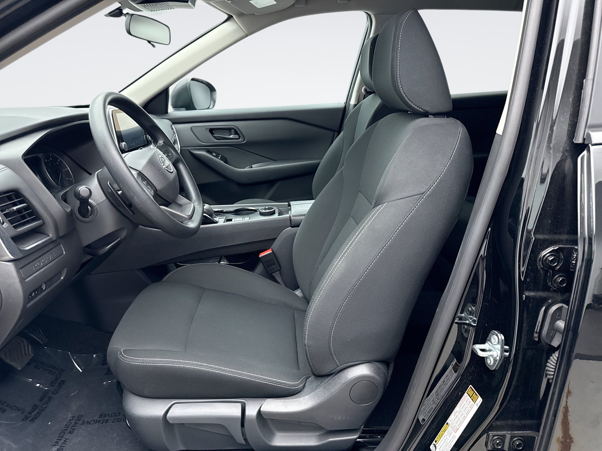 Used 2025 Nissan Rogue S AWD/4WD image 11