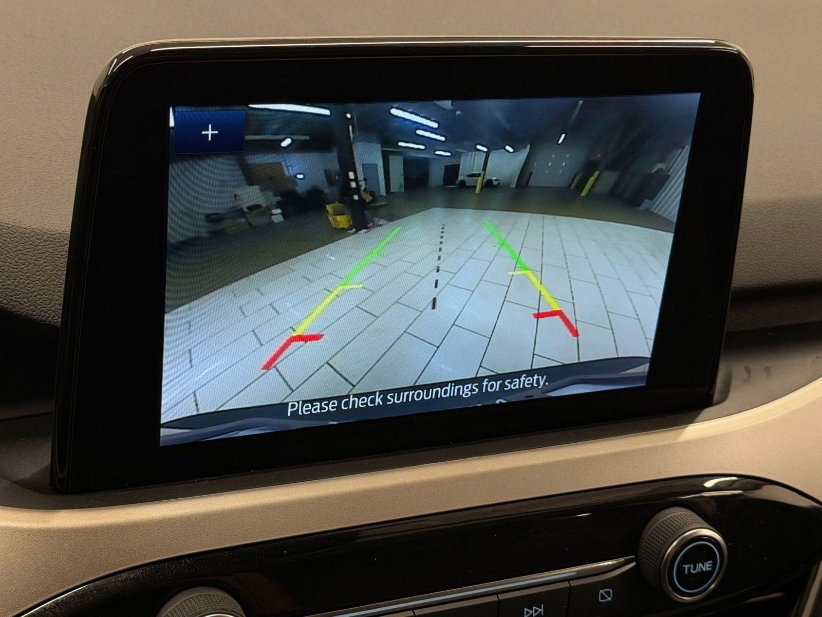 Used 2022 Ford Escape SE image 28