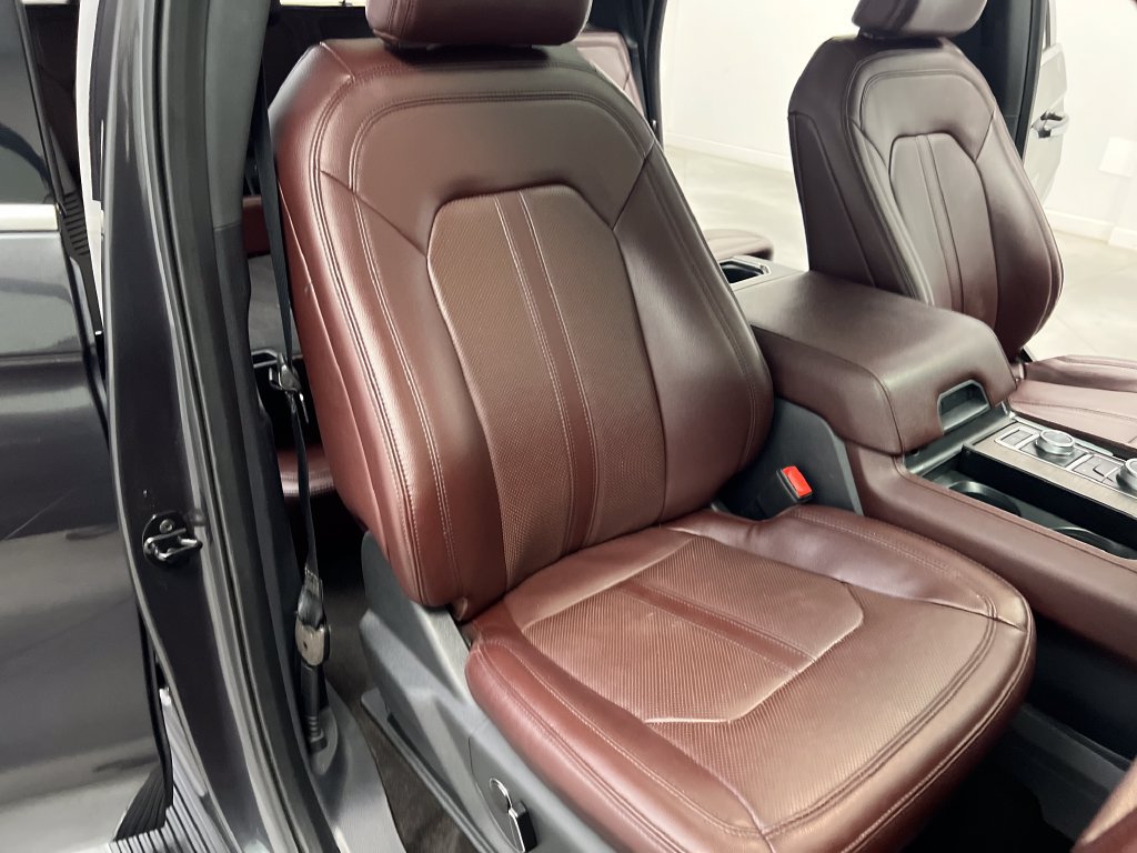 Used 2023 Ford Expedition Limited AWD/4WD image 30