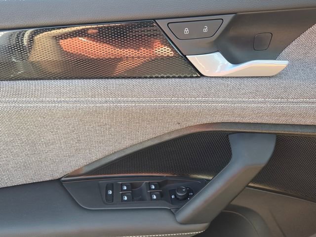 Used 2025 Volkswagen Tiguan S image 28