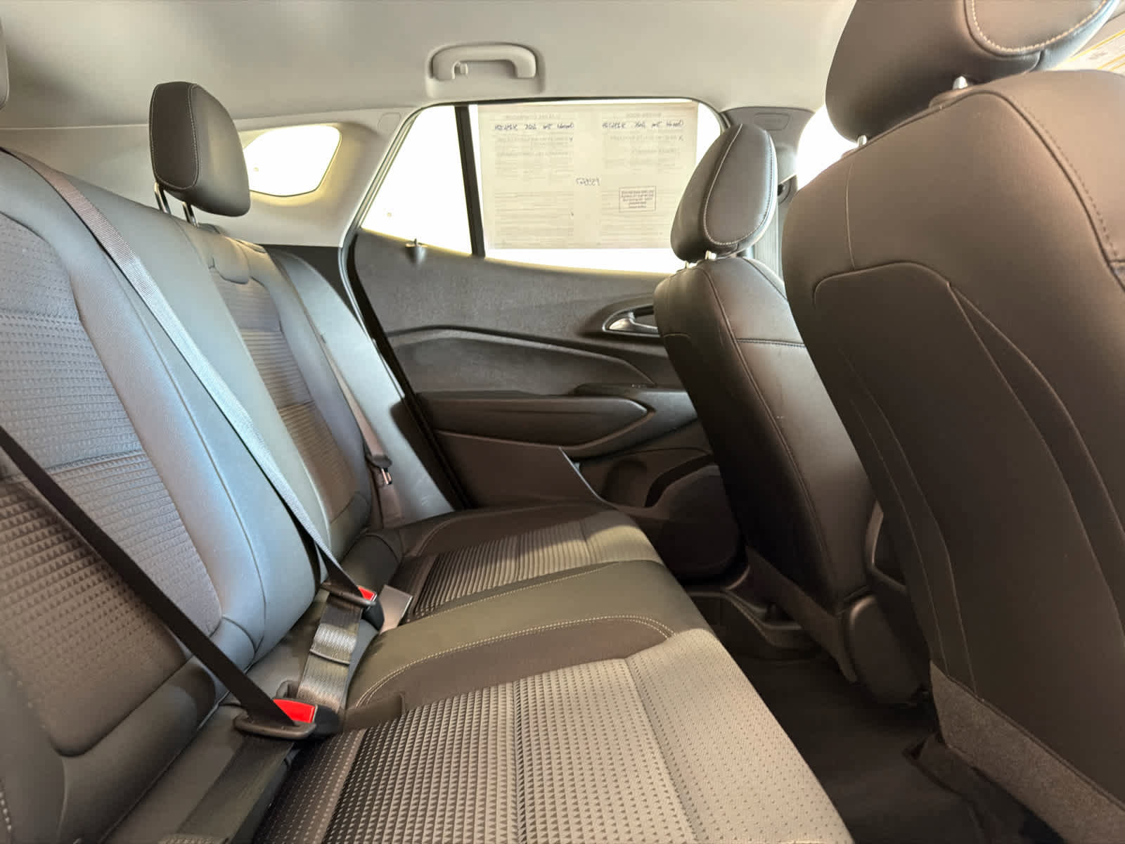 Used 2025 Chevrolet Trax LT w/ LT Convenience Package image 29