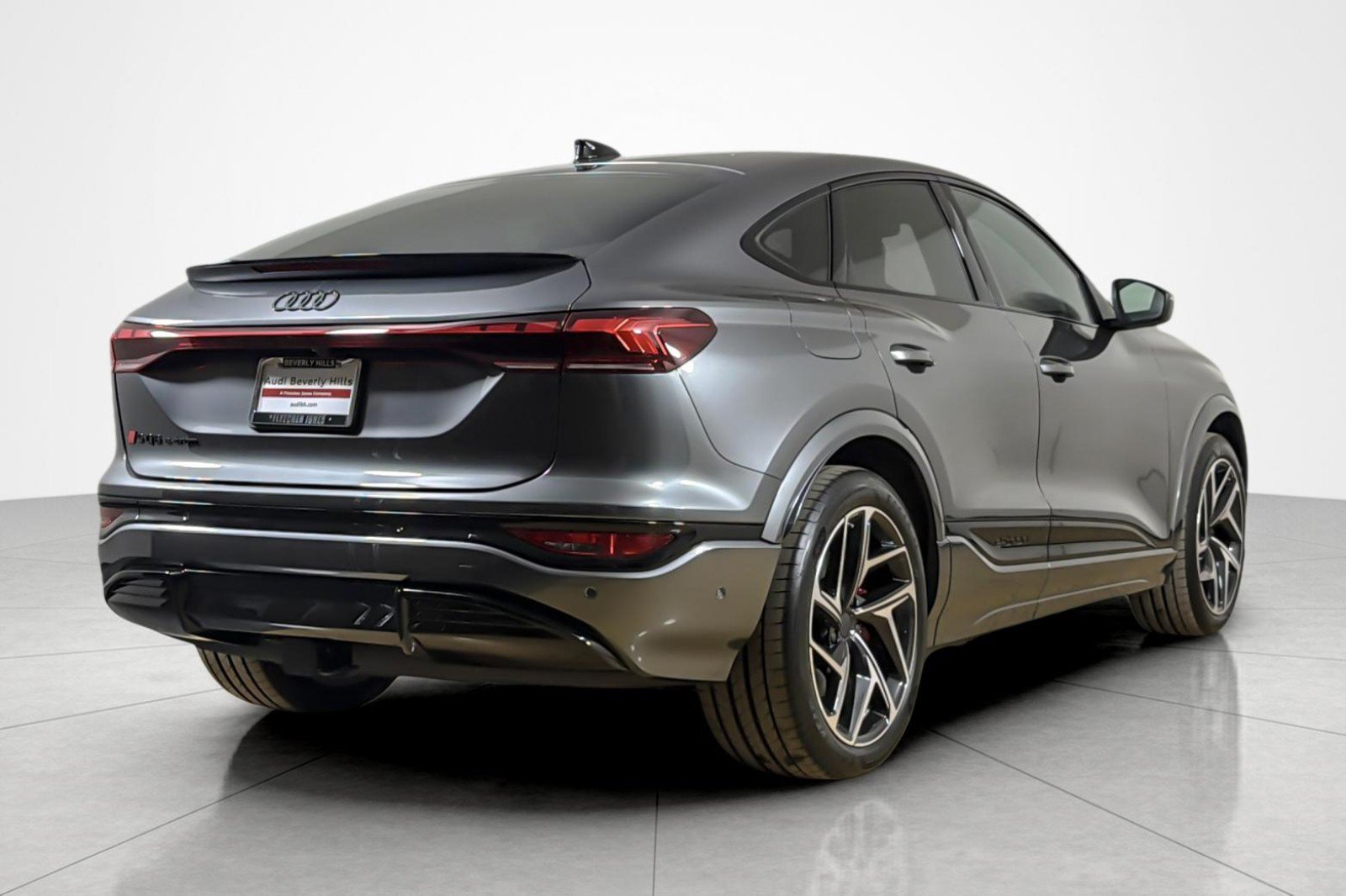 New 2027 Audi SQ6 e-tron Premium Plus AWD/4WD image 6