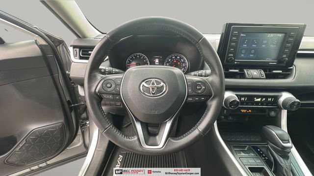 Used 2020 Toyota RAV4 XLE Premium image 17
