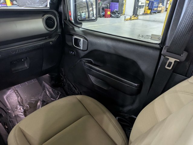Used 2018 Jeep Wrangler Unlimited Sport S AWD/4WD image 17