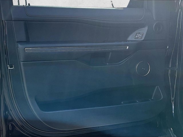 Used 2022 Ford Expedition Max Limited image 18