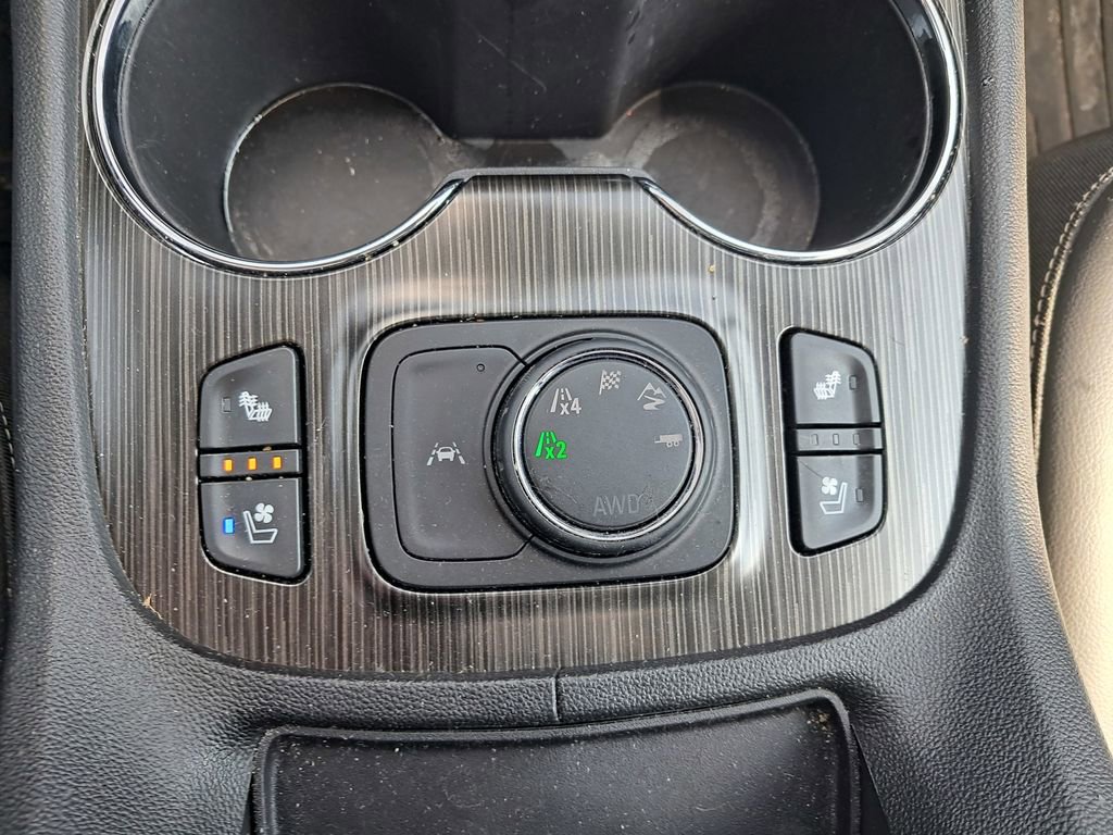 Used 2023 GMC Acadia SLT w/ Elevation Edition AWD/4WD image 13
