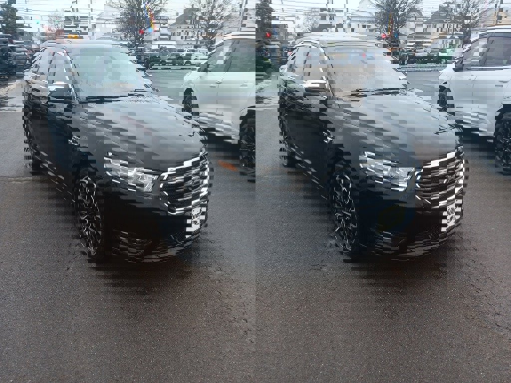 Used 2018 Ford Taurus Limited image 2