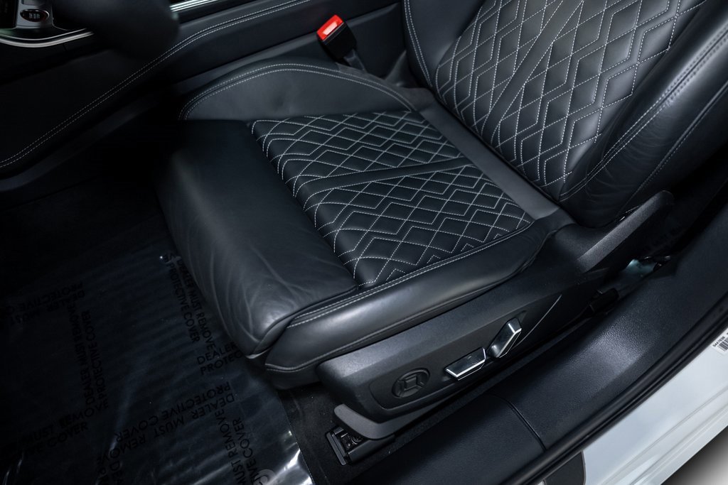 Used 2021 Audi S6 Prestige w/ Prestige Package image 33