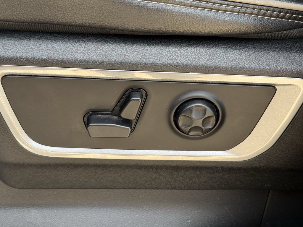 Used 2019 RAM 1500 Laramie RWD image 24