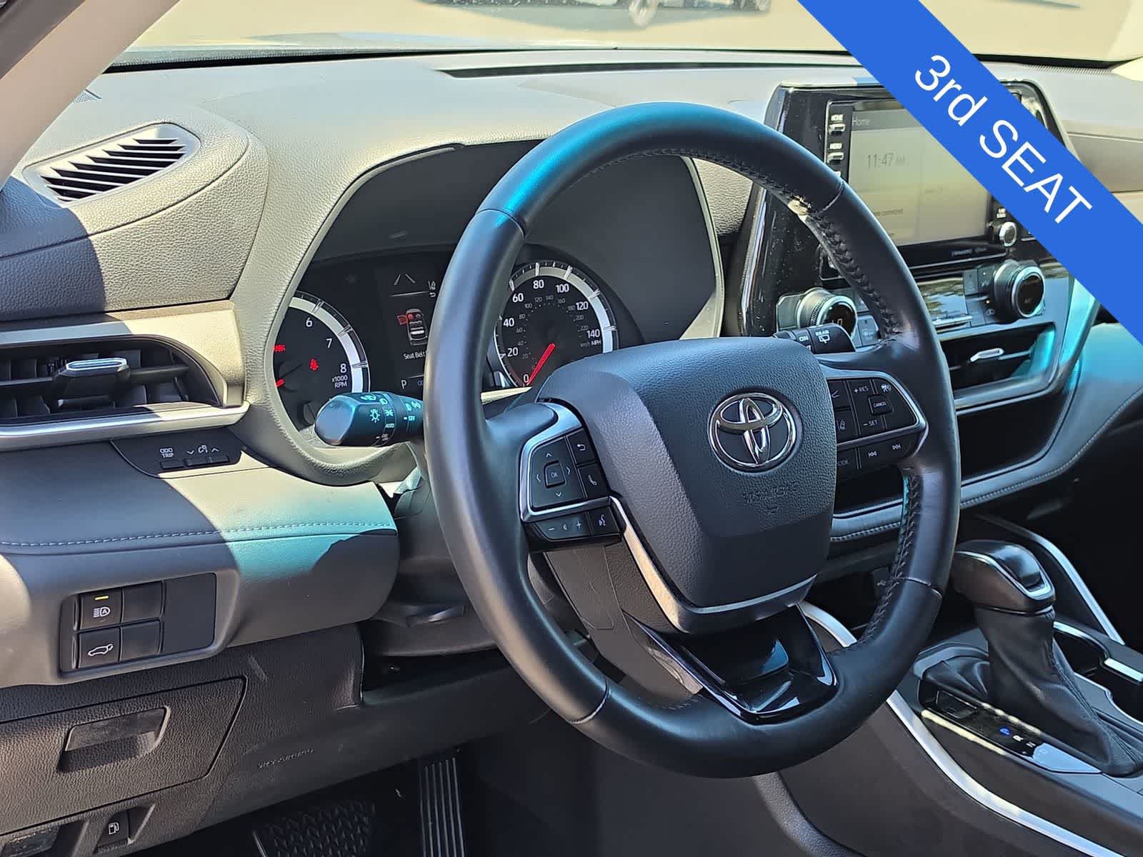 Used 2021 Toyota Highlander LE FWD image 10