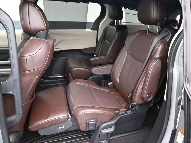 Certified 2023 Toyota Sienna Platinum image 30