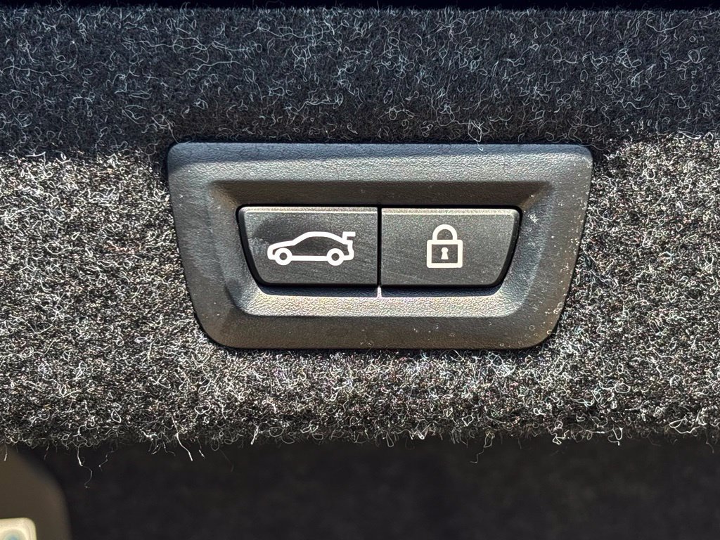 Used 2023 BMW 540i w/ Convenience Package RWD image 24