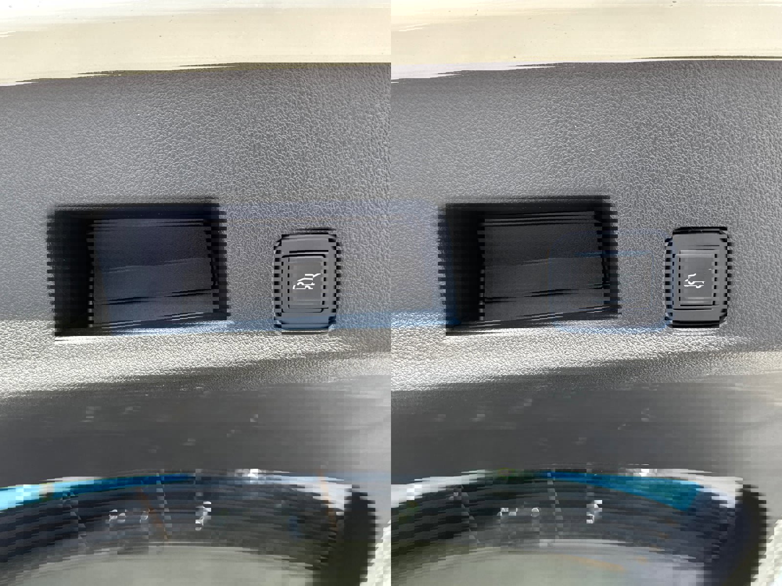 Used 2025 GMC Acadia Denali w/ Super Cruise Package image 11