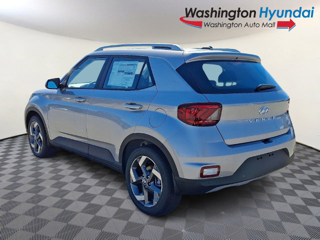 New 2026 Hyundai Venue SEL FWD image 4