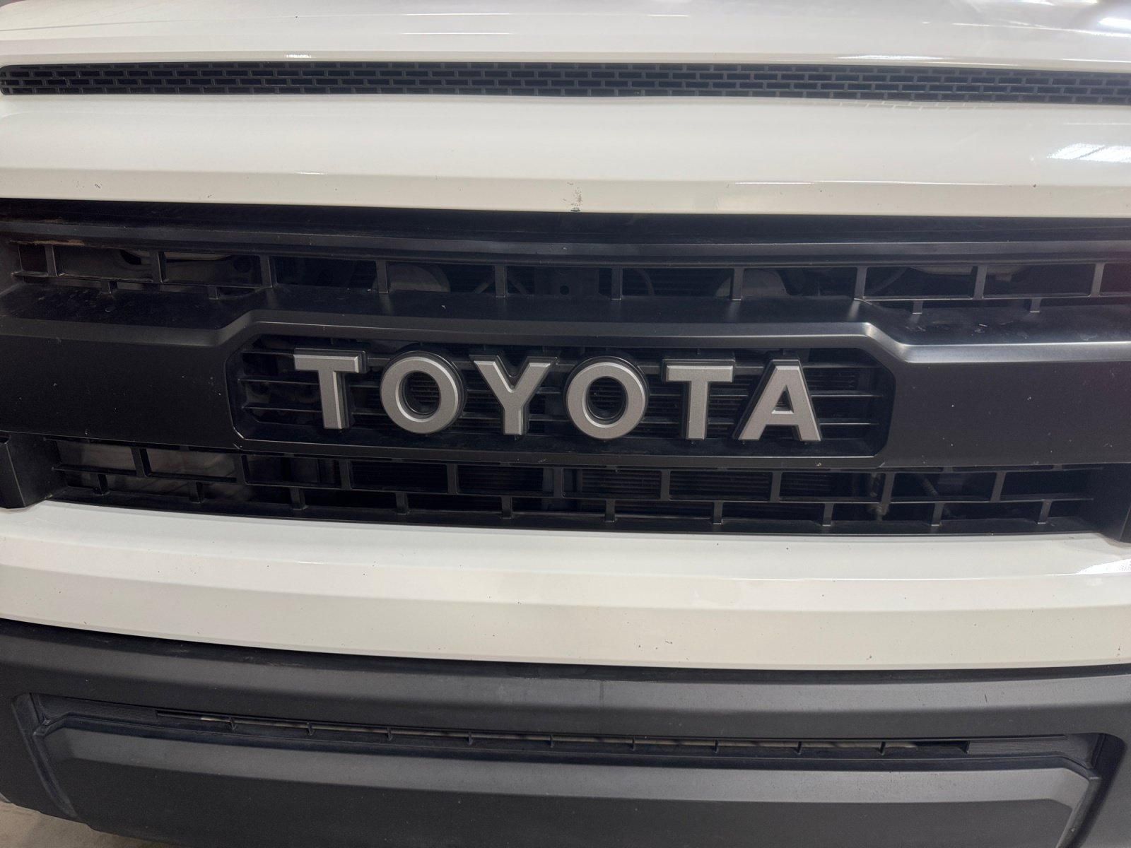 Used 2016 Toyota Tundra SR5 w/ TRD Off Road Package AWD/4WD image 23