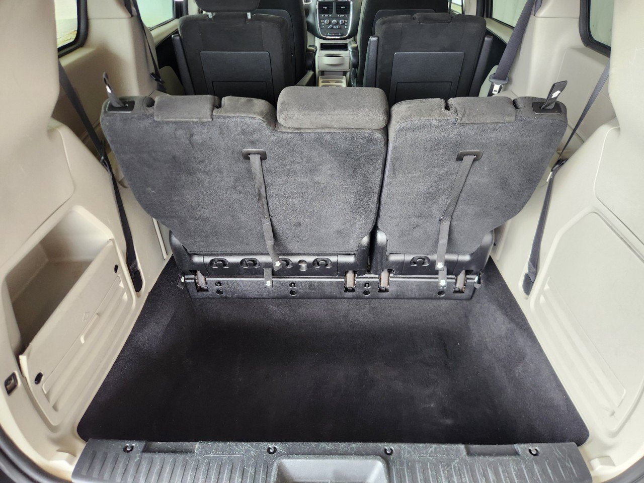 Used 2016 Dodge Grand Caravan SE w/ Quick Order Package 29E SE FWD image 11
