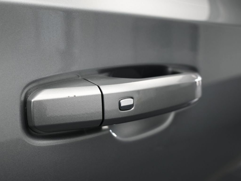 Used 2024 Chevrolet Tahoe RST w/ Luxury Package image 57