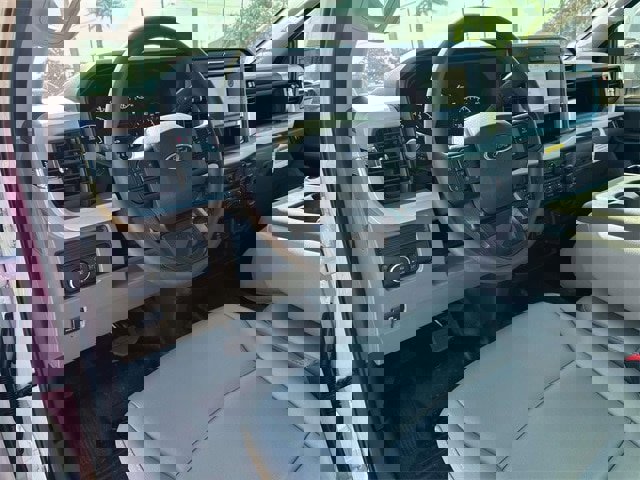 New 2025 Ford F550 4x4 SuperCab Super Duty image 17