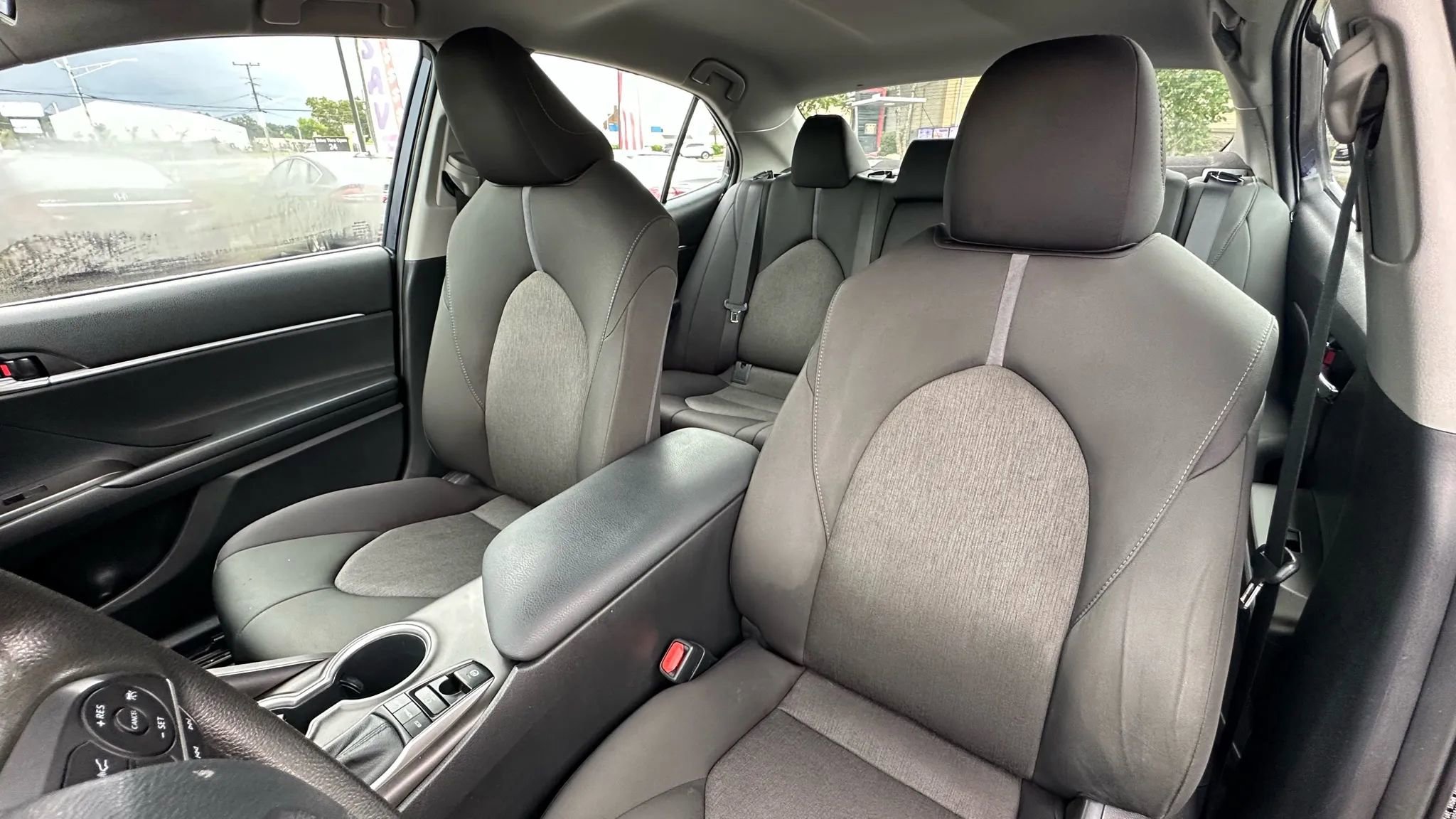 Used 2022 Toyota Camry LE AWD/4WD image 16