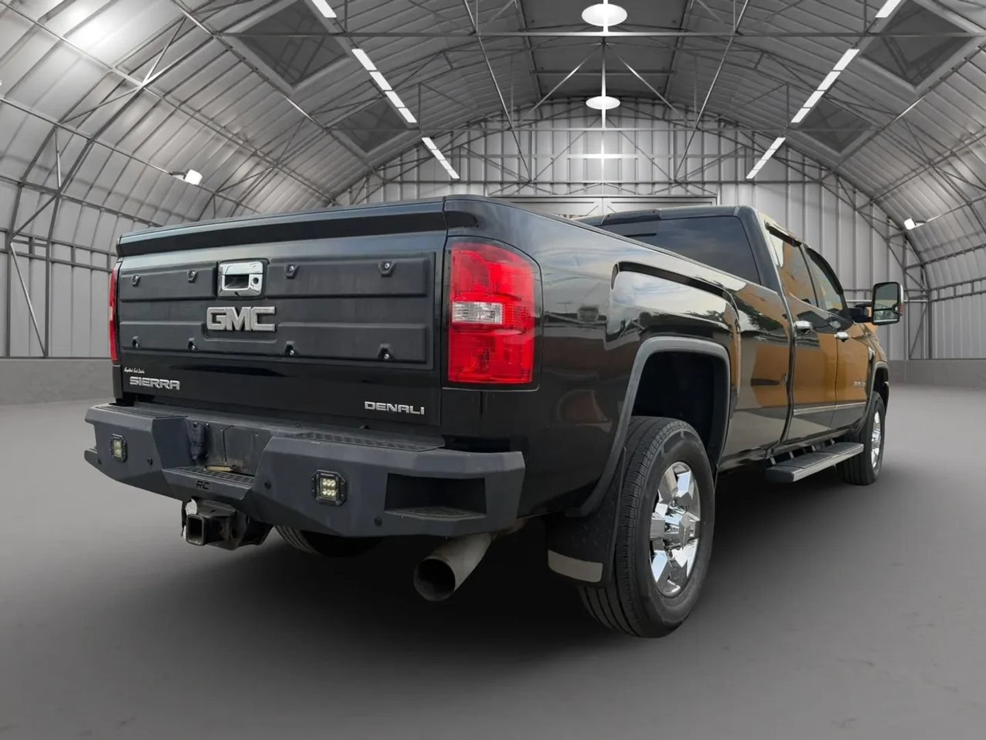 Used 2018 GMC Sierra 3500 Denali w/ Duramax Plus Package AWD/4WD image 6