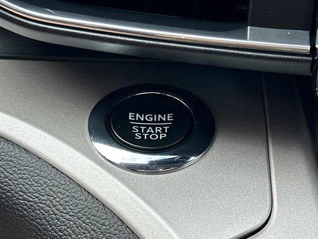 Used 2023 Ford Explorer XLT w/ Equipment Group 202A image 36