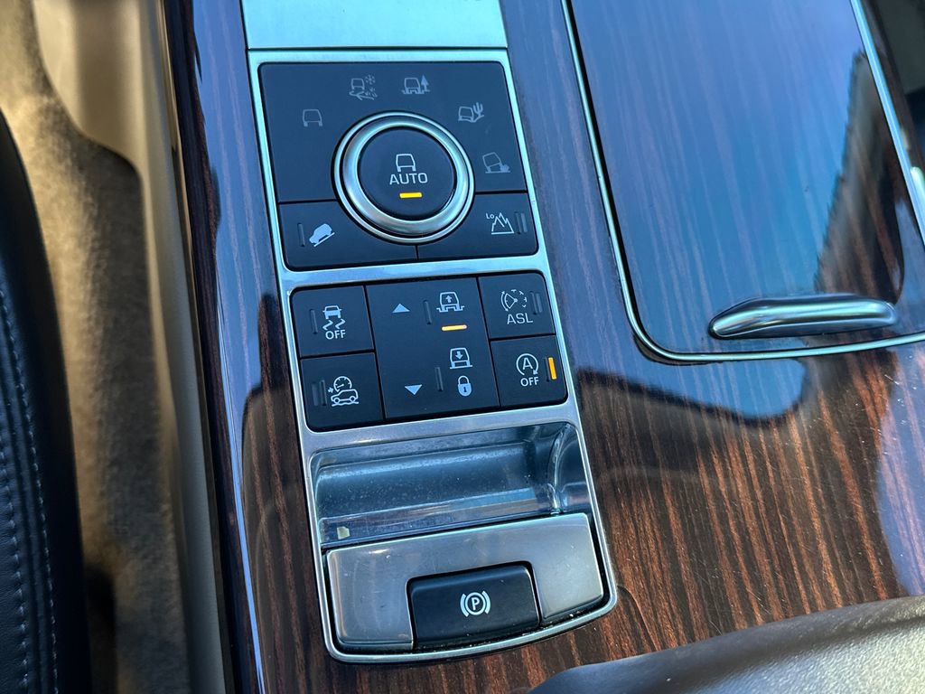 Used 2016 Land Rover Range Rover HSE image 27