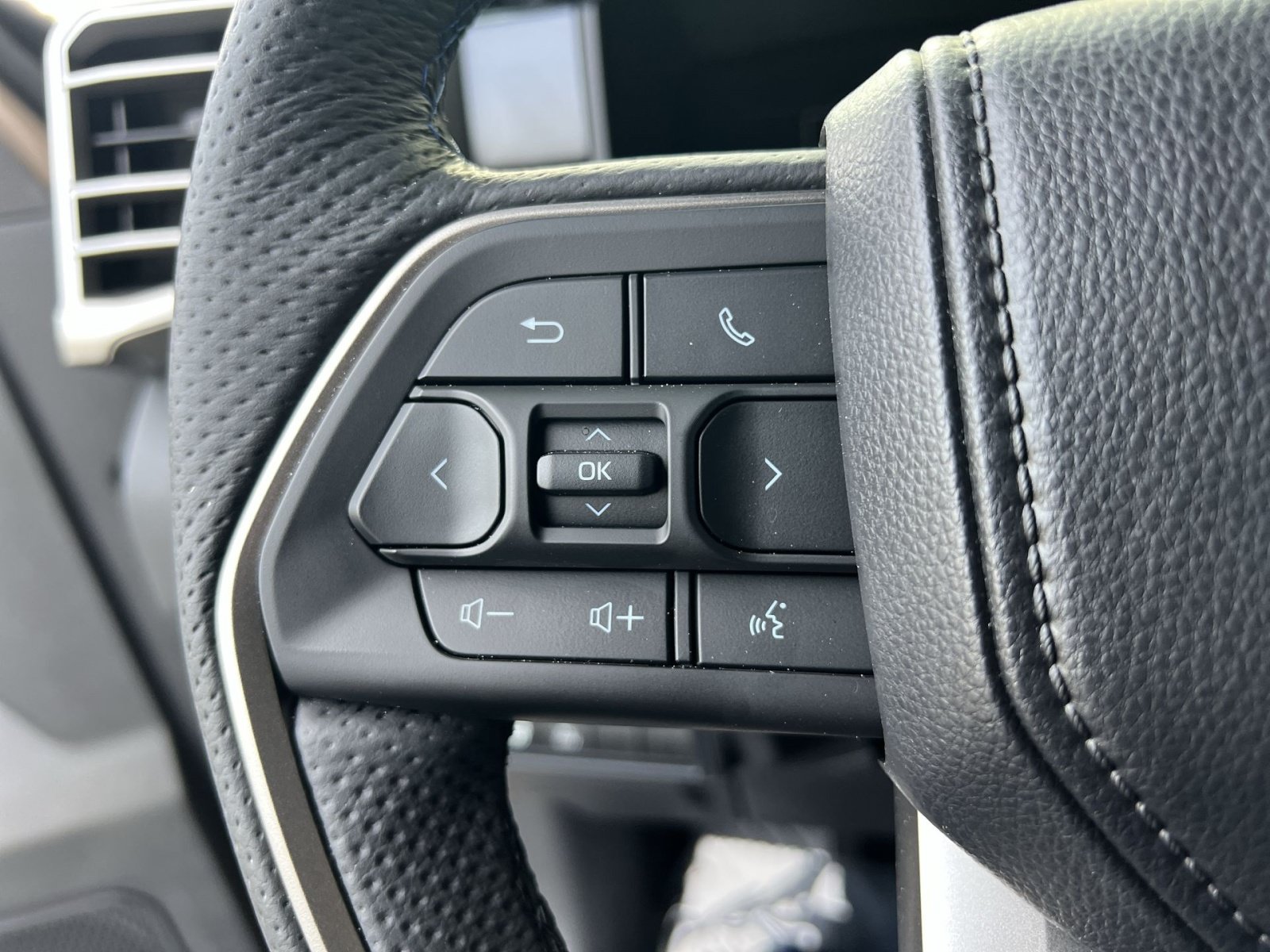 New 2026 Toyota Sequoia Platinum AWD/4WD image 24