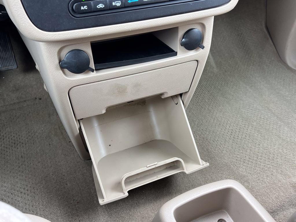 Used 2004 Ford Freestar SES FWD image 18
