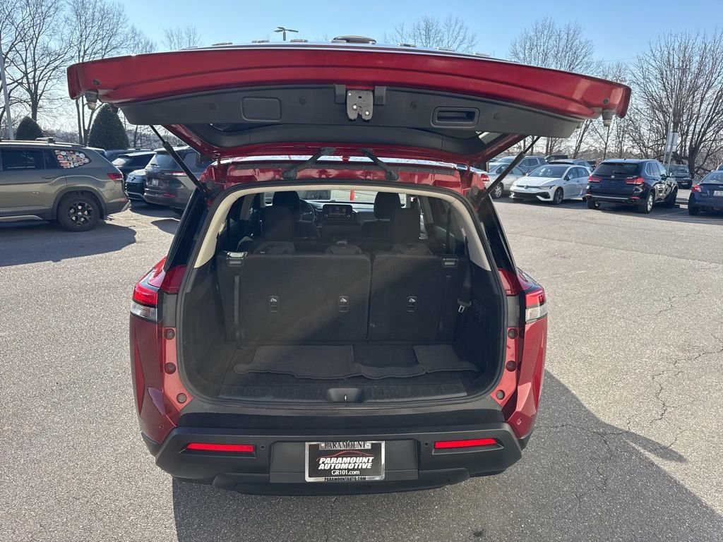 Used 2024 Nissan Pathfinder SV image 10