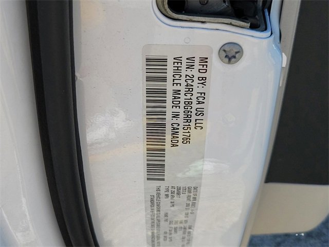 Used 2024 Chrysler Pacifica Touring-L image 29