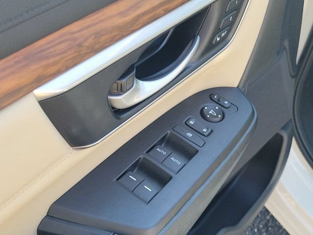Certified 2022 Honda CR-V Touring image 18
