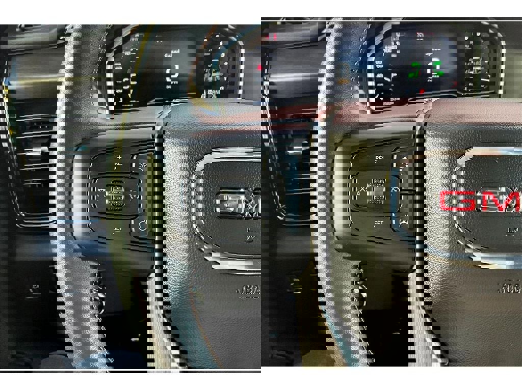 Used 2024 GMC Sierra 2500 AT4 image 21