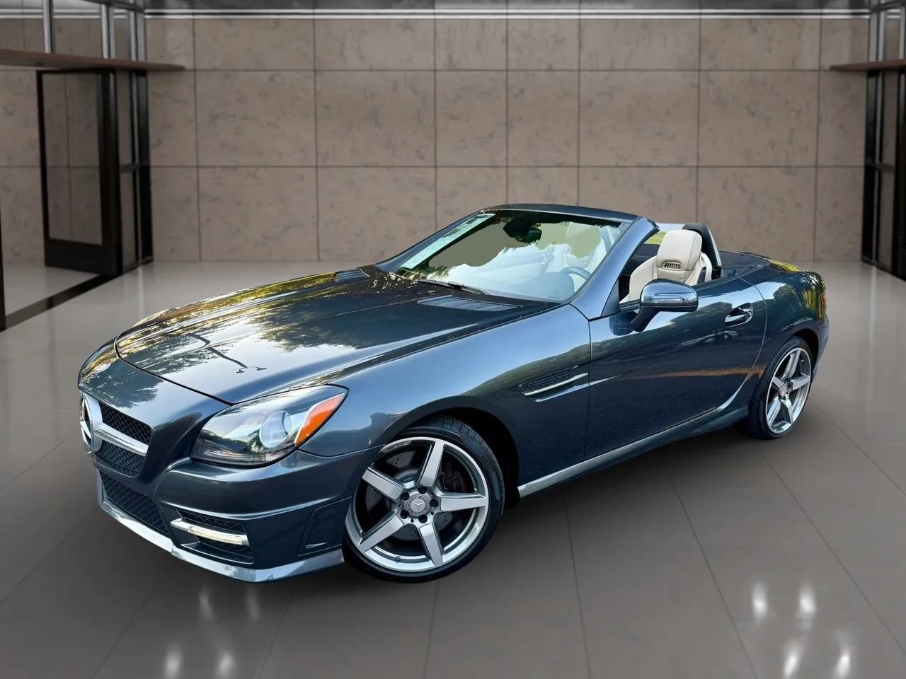 Used 2015 Mercedes-Benz SLK 250 image 20