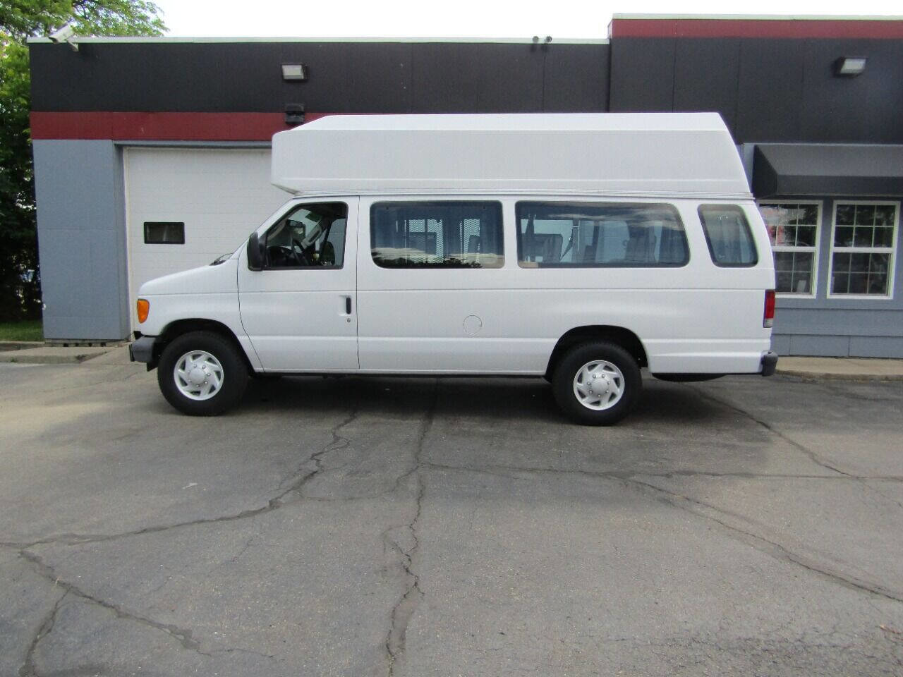 Used 2007 Ford E-350 and Econoline 350 Extended Super Duty image 14