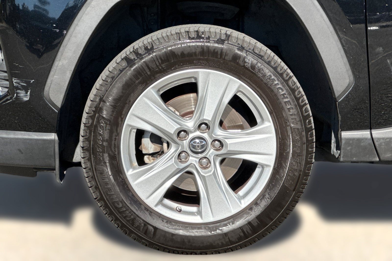 Used 2019 Toyota RAV4 XLE w/ All Weather Liner Package AWD/4WD image 13