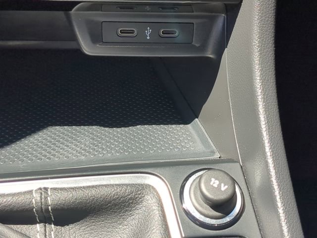 Used 2022 Volkswagen Jetta SE image 26