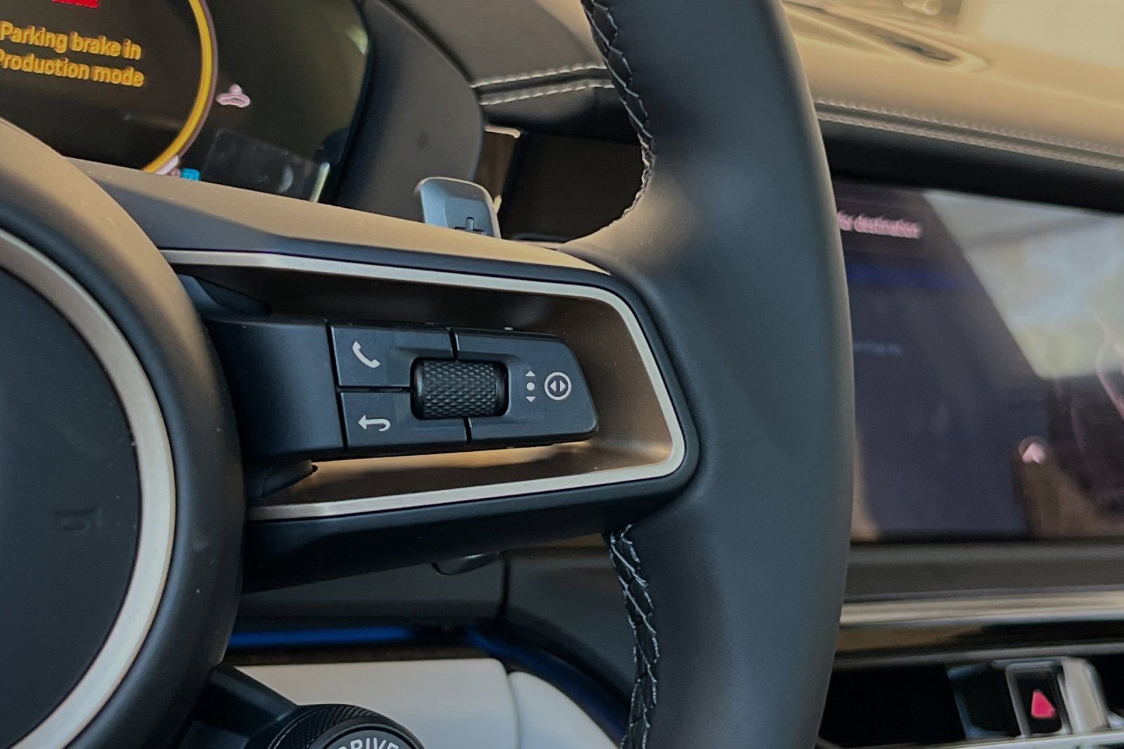 Used 2024 Porsche Panamera 4 image 32