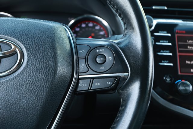 Used 2019 Toyota Camry XSE image 13