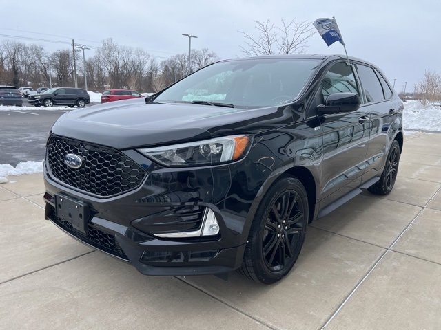 Used 2022 Ford Edge ST-Line image 11
