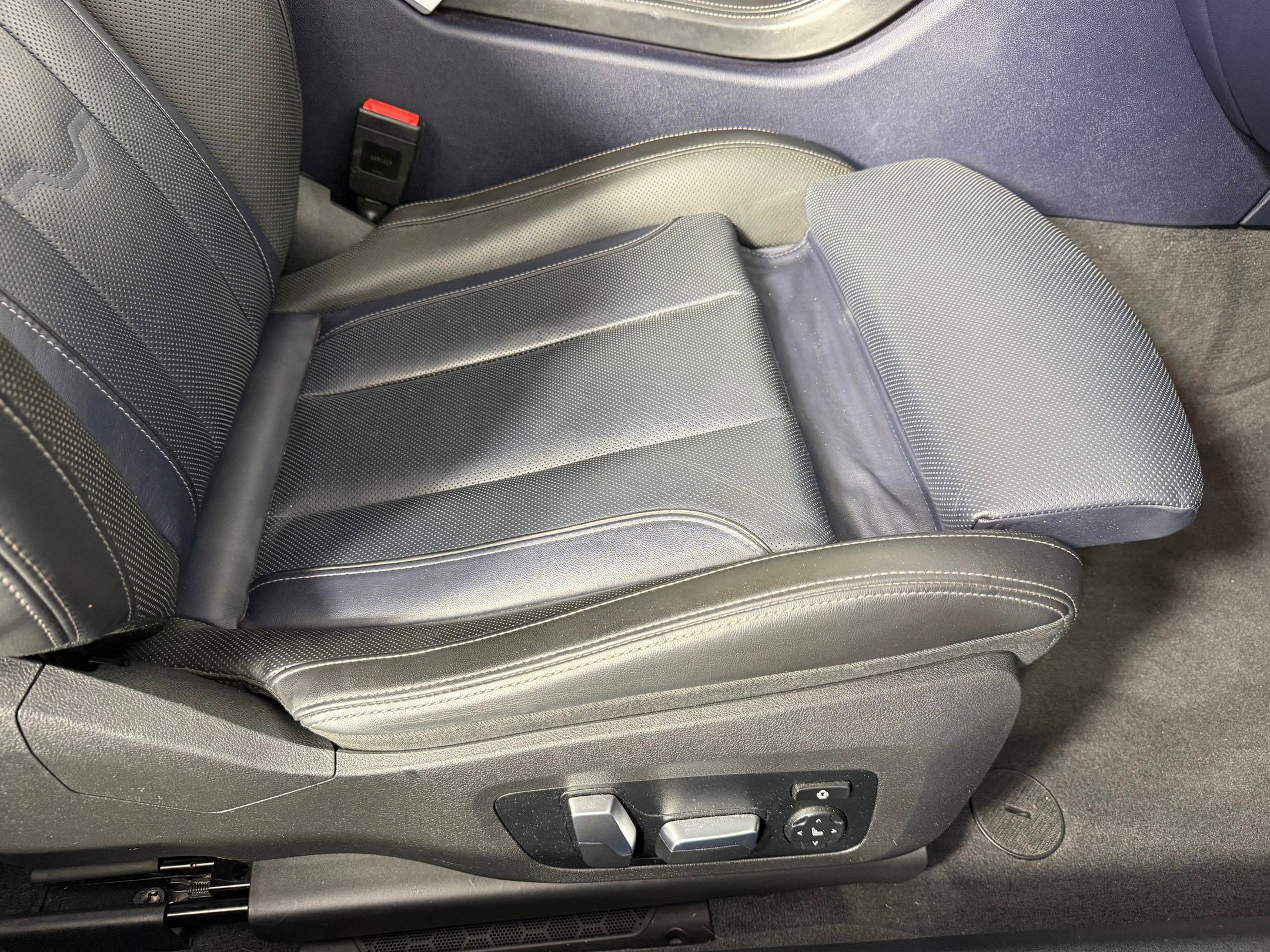 Used 2019 BMW M850i xDrive Coupe w/ Comfort Seating Package image 31