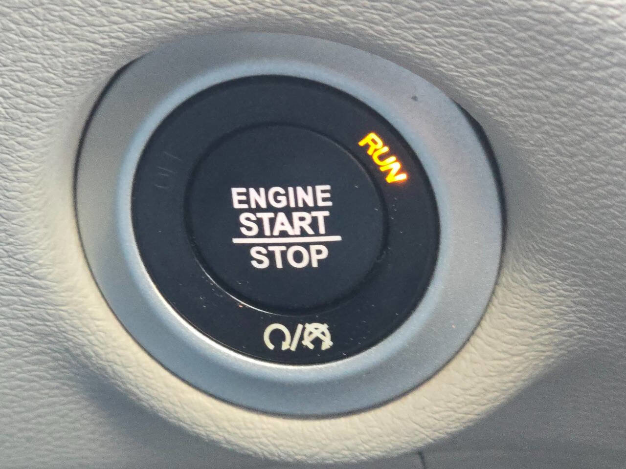 Used 2018 Chrysler Pacifica Touring-L Plus image 36